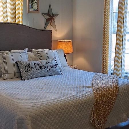 Pecan St. Parlor Haus Downtown Bandera, Tx Esterno foto