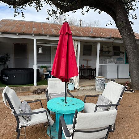 Pecan St. Parlor Haus Downtown Bandera, Tx Esterno foto